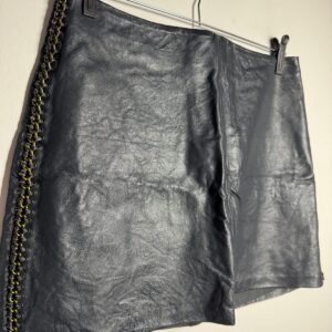 Saia preta de couro – Le Lis Blanc – tam 40