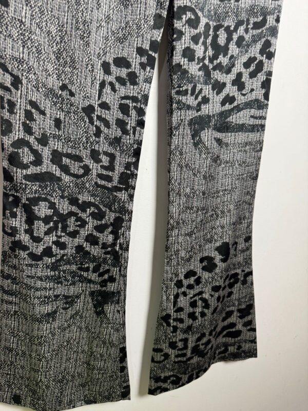 Calça estampa animal print preta - Ellus - tam M - Image 6