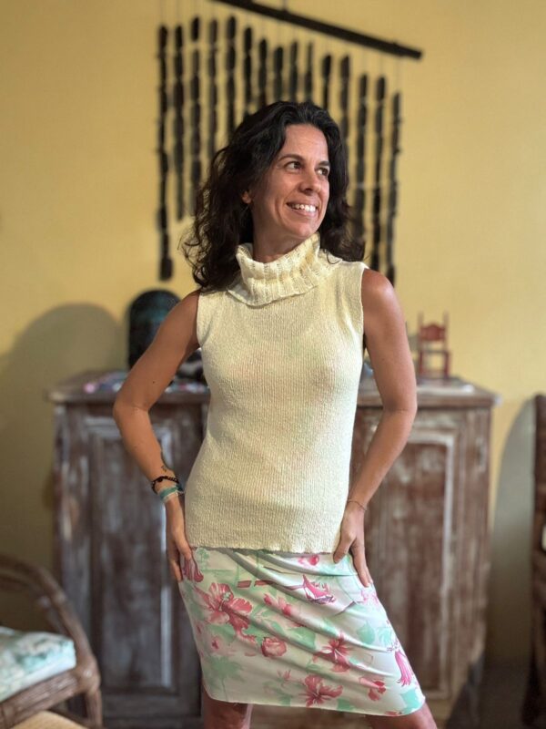 Blusa amarelo claro com gola alta - tam 38 / 40 - Image 3