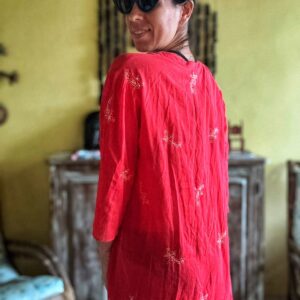 Bata coral com bordados – Vera Arruda – tam M