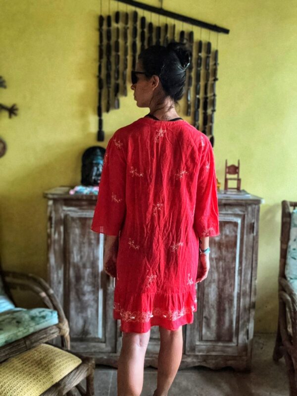 Bata coral com bordados - Vera Arruda - tam M - Image 5