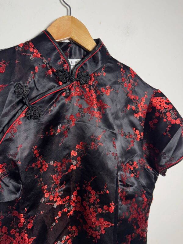 Blusa oriental preta detalhes vermelhos - Nahong - tam G