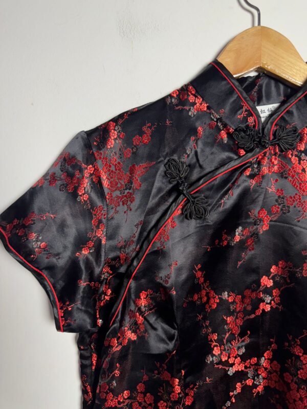 Blusa oriental preta detalhes vermelhos - Nahong - tam G - Image 3