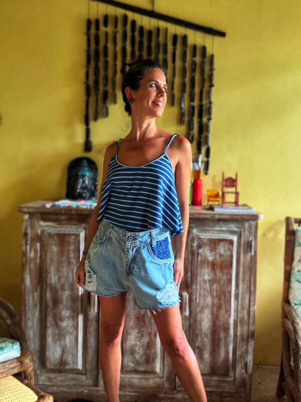 Short jeans com pedraria - Morena Mulata - tam 40