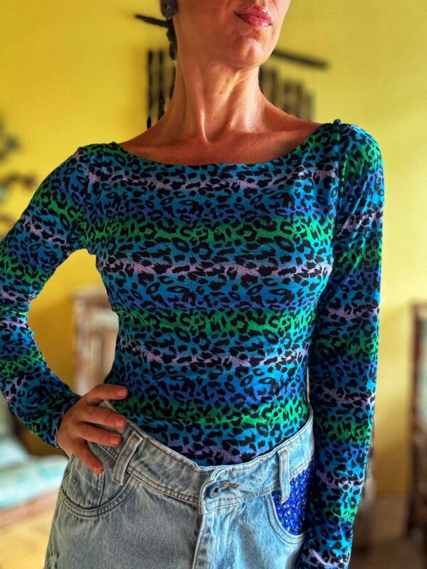 Body manga comprida azul e verde animal print - Cocci Modas - tam M - Image 5
