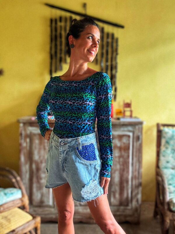Body manga comprida azul e verde animal print - Cocci Modas - tam M - Image 3