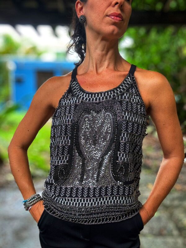 Blusa preta com pedraria - John John - tam M