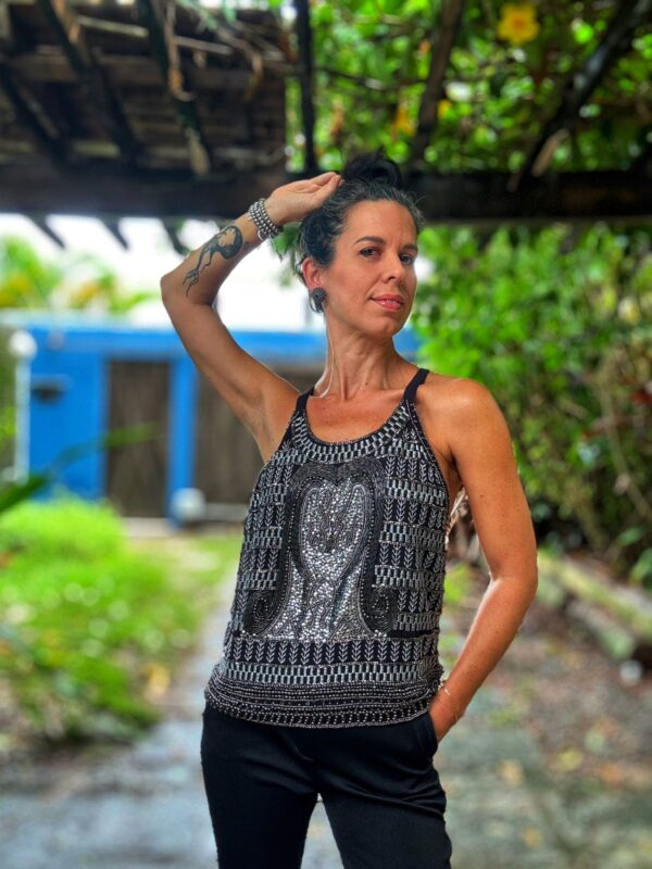Blusa preta com pedraria - John John - tam M - Image 4