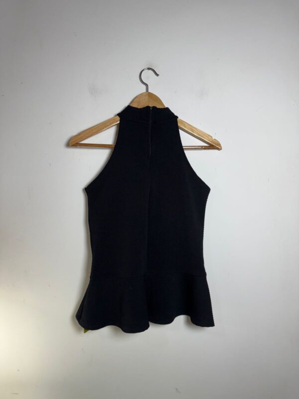 Blusa preta gola alta - tam 38 - Image 3