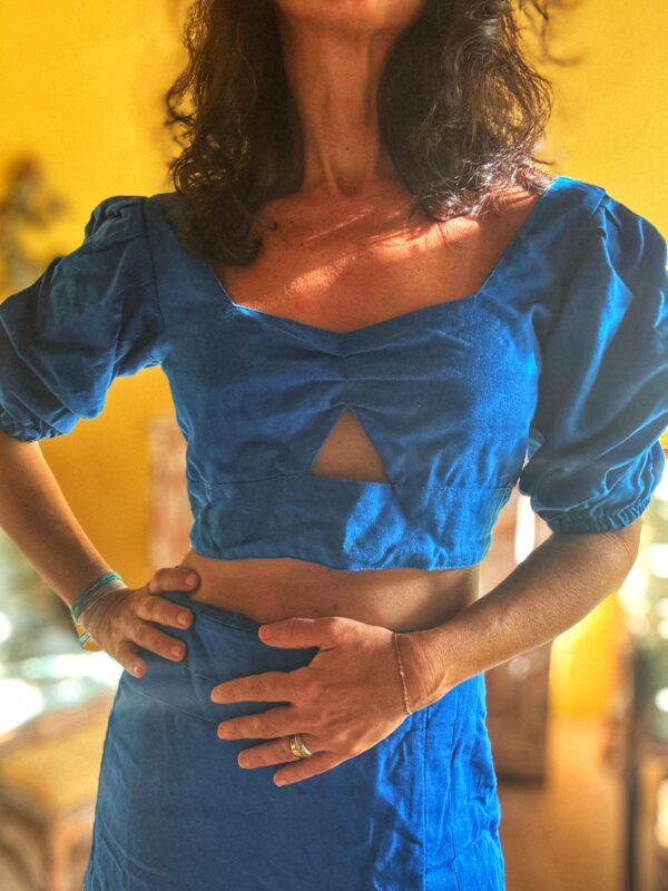 Conjunto azul com top e saia - tam M - Image 3