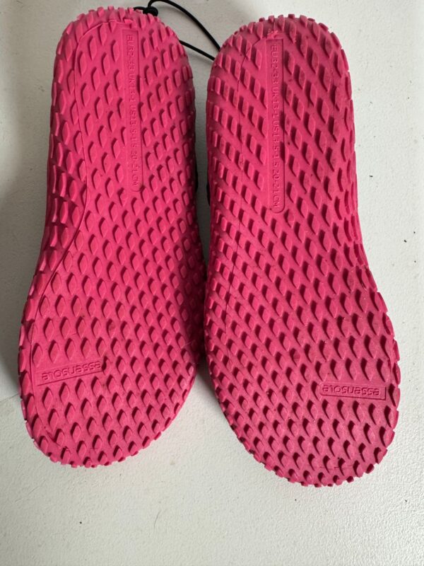 Sapatos aquáticos preto e rosa - Tribord - tam 31 - Image 5
