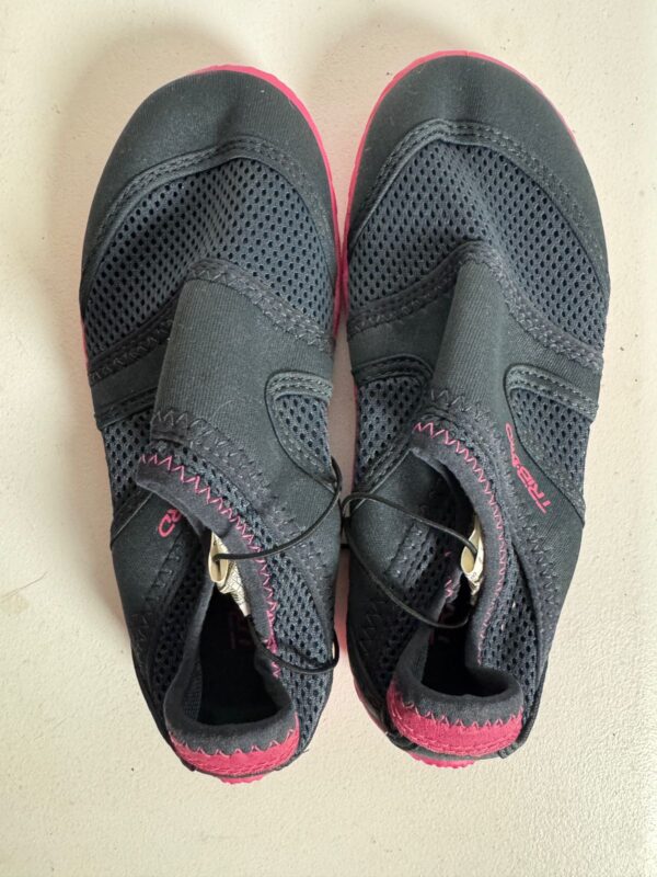 Sapatos aquáticos preto e rosa - Tribord - tam 31 - Image 3