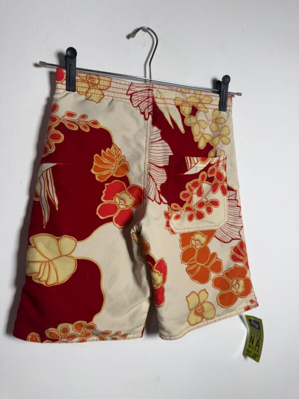 Bermuda com dois lados estampado e vermelho - tam 7 / 8 - Image 2