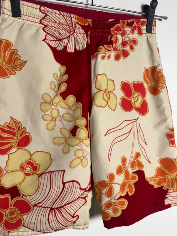 Bermuda com dois lados estampado e vermelho - tam 7 / 8 - Image 3