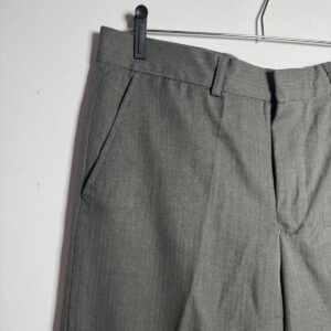 Calça cinza corte reto – tam 46