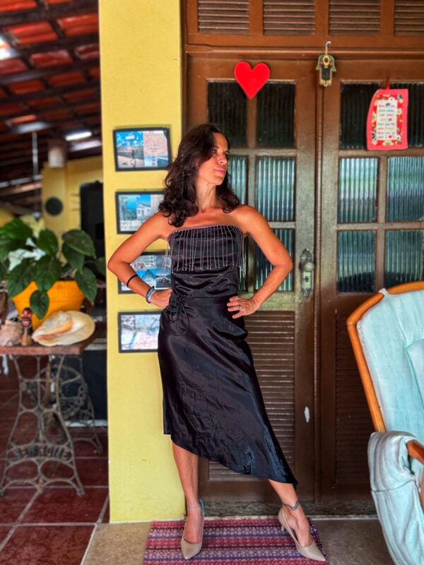 Conjunto preto com top e saia com detalhes - Caos - tam U - Image 4
