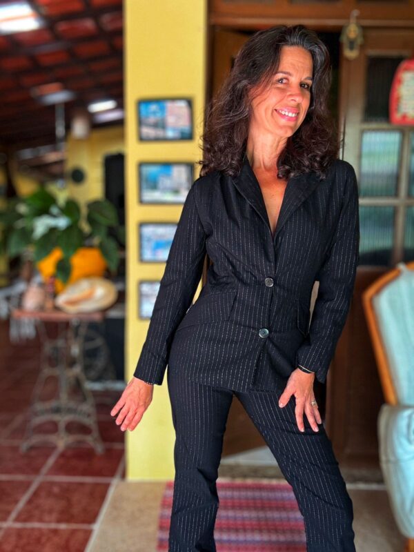 Conjunto calça e blazer preto com listras - TVZ - tam P - Image 4
