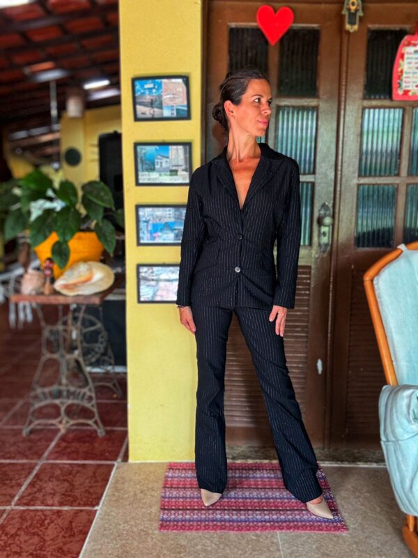 Conjunto calça e blazer preto com listras - TVZ - tam P - Image 5