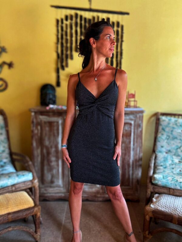 Vestido tubinho preto com brilho - tam 38