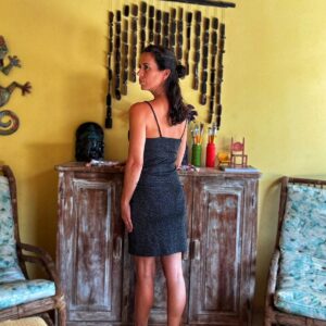 Vestido tubinho preto com brilho – tam 38