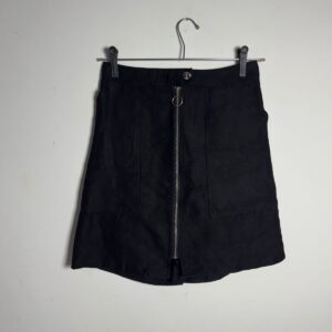 Saia preta com ziper – tam PP