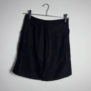 Saia preta com ziper – tam PP