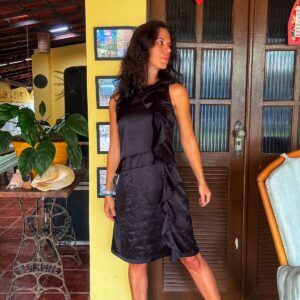 Vestido preto com babados – Themina – tam P