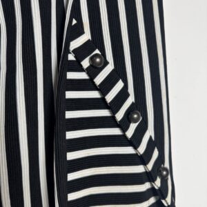 Saia listrada preto e branca com botões presos – Daskim Fashion – tam G