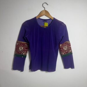 Blusa roxa com detalhes indianos – Ave Maria – tam M