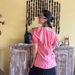 Camisa / bata rosa com bordado – Sua – tam P