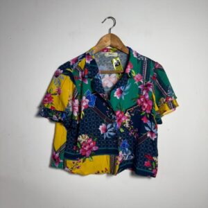 Cropped estampa tropical com botões – Pool – tam 42