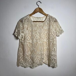 Camisa nude com bordado e renda – Feranda – tam G