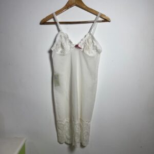 Camisola branca – tam M  *NOVO*