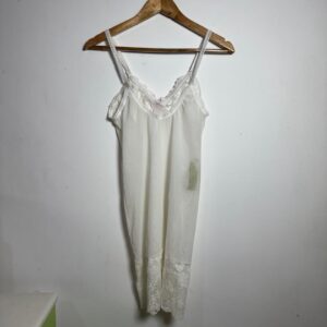 Camisola branca – tam M  *NOVO*