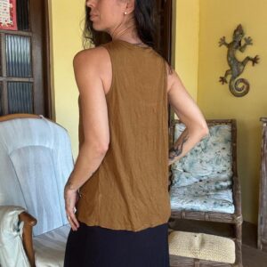 Blusa regata marrom com miçangas – Forever 21 – tam M