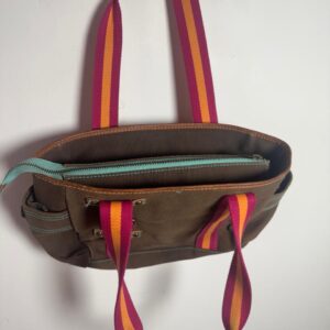 Bolsa marrom com alça rosa e laranja – Gap Jeans