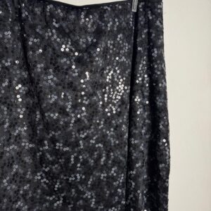 Saia Preta Paetês Florais – tam 54