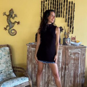 Blusa preta com botões laterais - tam U