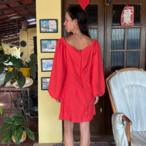 Vestido coral com mangas bufantes – tam G