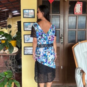 Vestido floral azul com renda preta – Ellen Brook – tam 42
