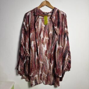 Camisa estampada com folhagens avermelhada – C&A – tam 46