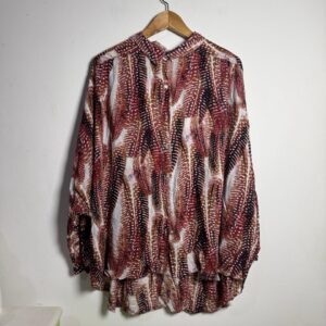 Camisa estampada com folhagens avermelhada – C&A – tam 46