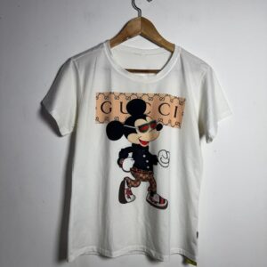 Camiseta branca estampa Mickey Mouse “Gucci” – Flor da Mata – tam G