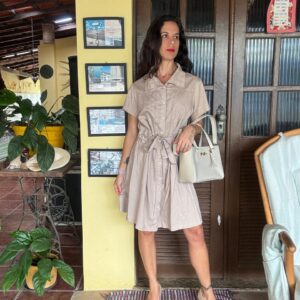 Vestido estilo chemise bege com botões – tam M