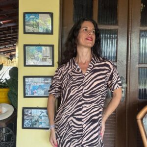 Camisa de botão animal print – tam M