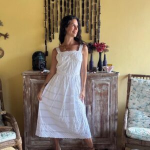 Vestido midi branco com bordados laise – tam P
