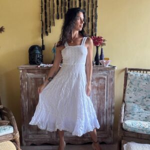 Vestido branco com rendas e alças largas – tam P
