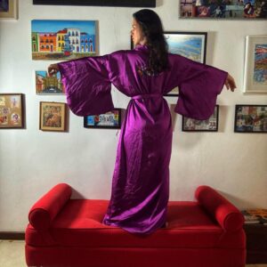 Robe longo acetinado roxo Ivete Sangalo com bordado – Maria Sanz – tam U