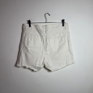 Short Sarja Off-White com Acabamento Puído – Jeanswear – tam 46