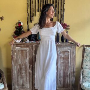 Vestido Longo Branco Com Abertura Nas Costas – tam P / M